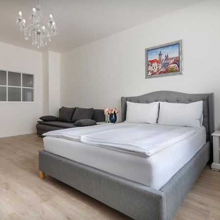Prague Serenity Suites And Apartments Екстериор снимка